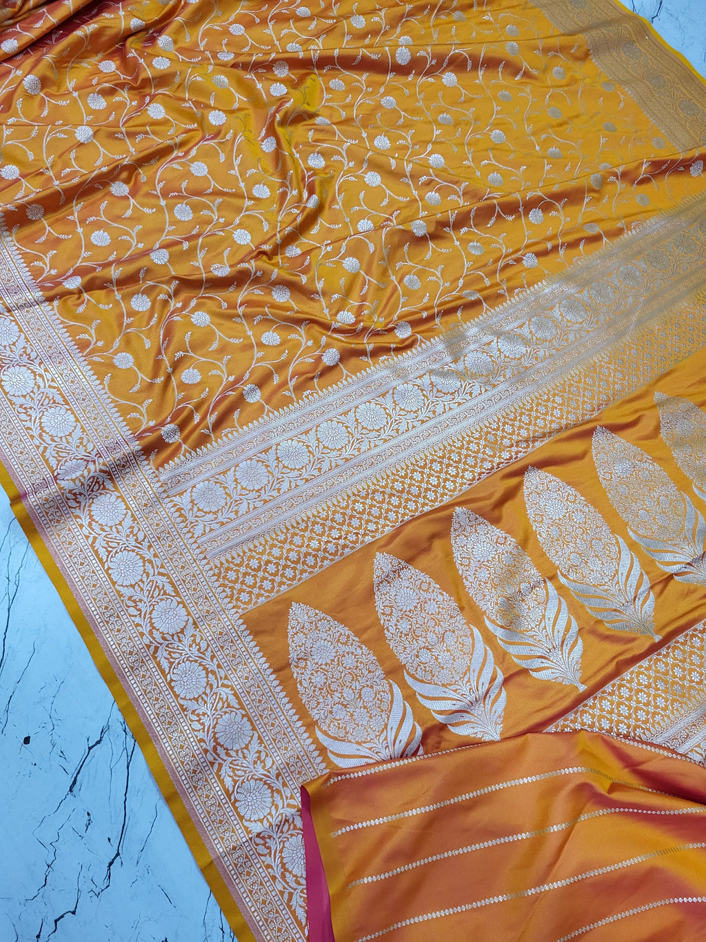 Banarasi Mashru Silk Beautiful Soft Silk Fancy Saree with Blouse Piece